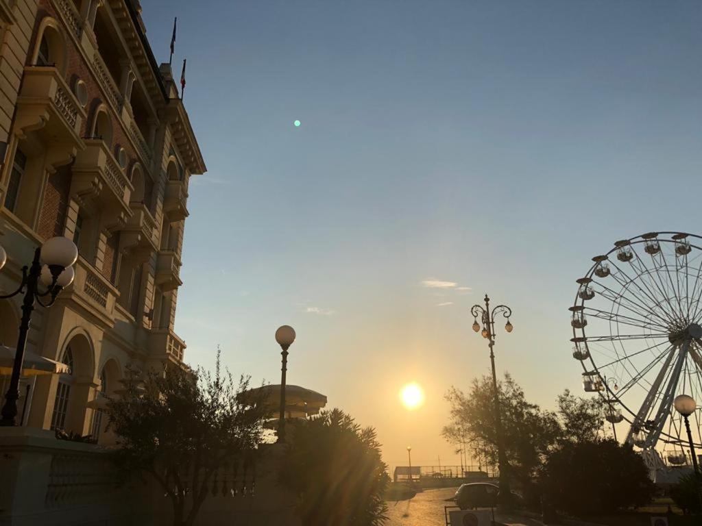 Grand Hotel Cesenatico Exterior foto